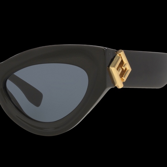 The NEW FENDI FE40146I Diamonds FF Logo 40146 Black Gold Fashion Cat Sunglasses - Picture 16 of 16